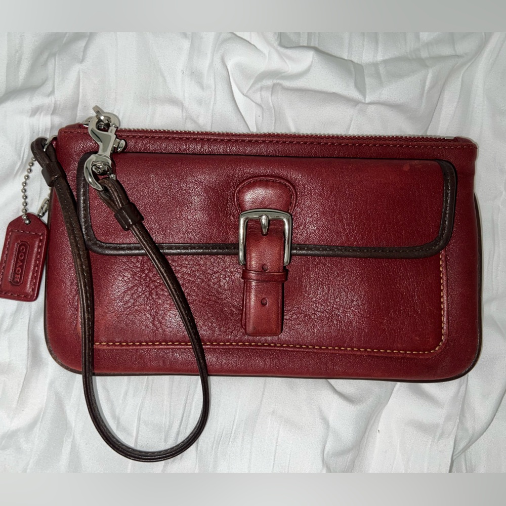 Coach Hamptons burgundy wristlet